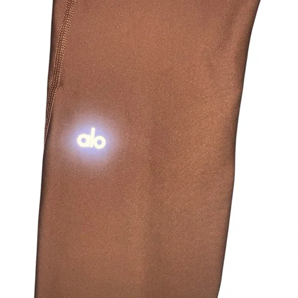 EUC ALO Yoga Airlift High Waist 7/8 Belted Charmer Legging Cinnamon Brown Medium - Picture 8 of 9